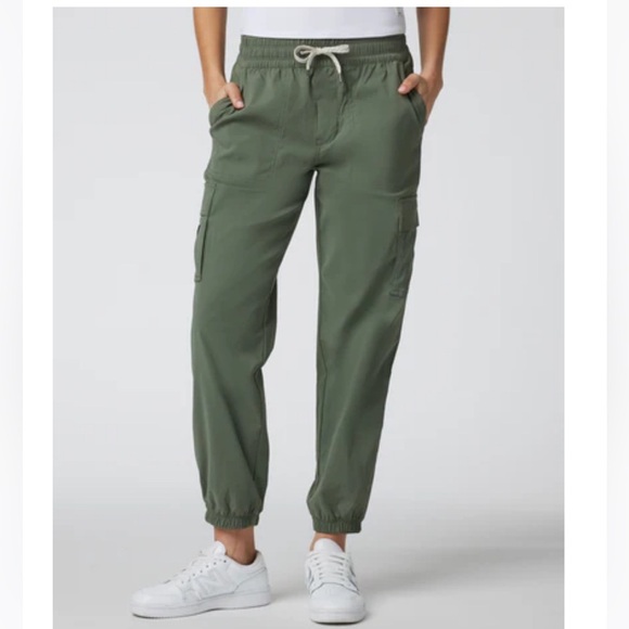 Vuori Women's Medium Scout Jogger Army Green NWT Performance Elastic Waistband - Picture 2 of 8